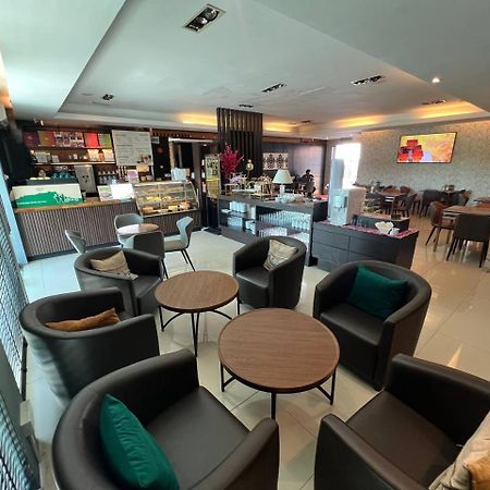 Hotel De Leon ラハダトゥ エクステリア 写真
