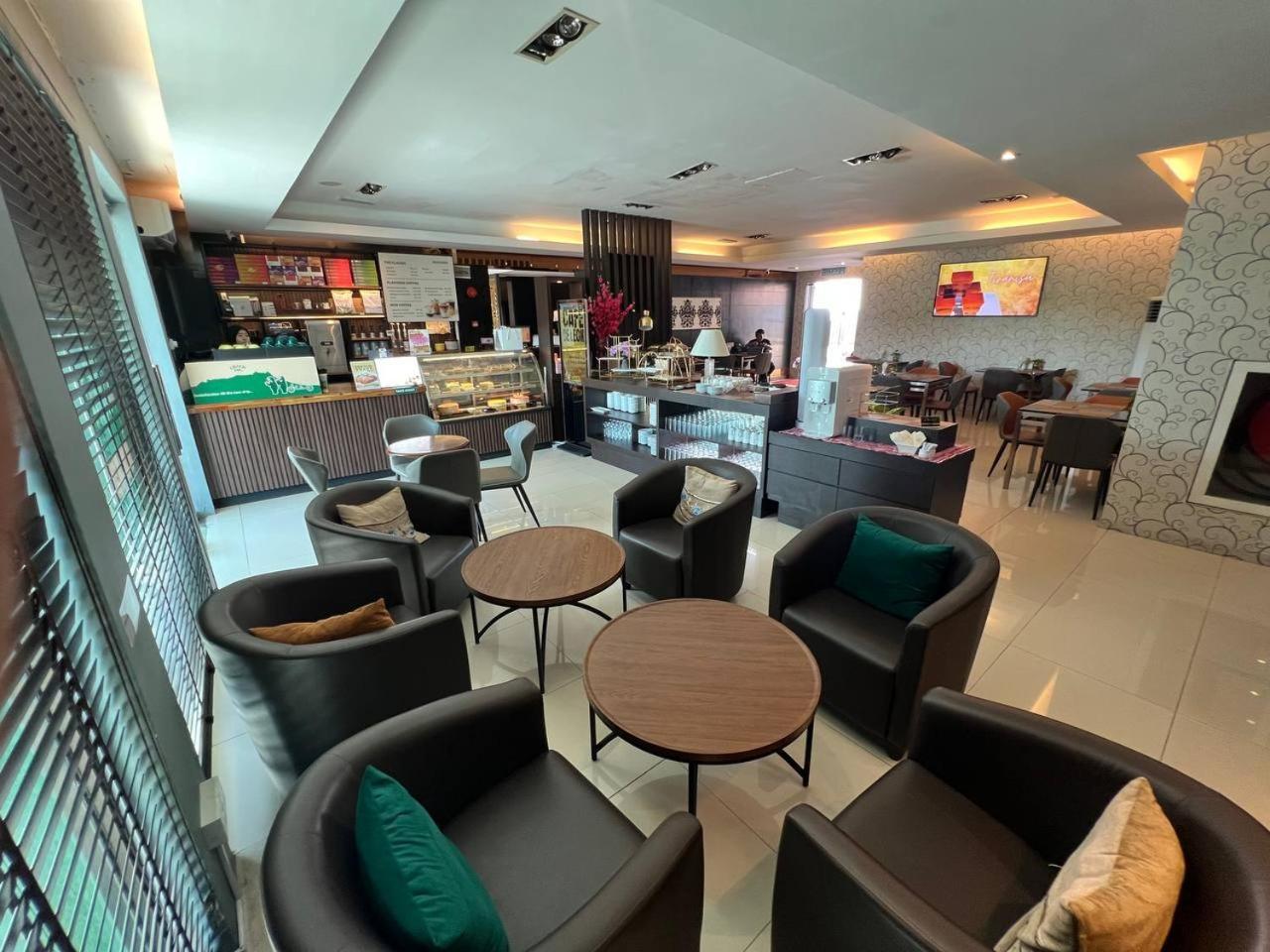 Hotel De Leon ラハダトゥ エクステリア 写真